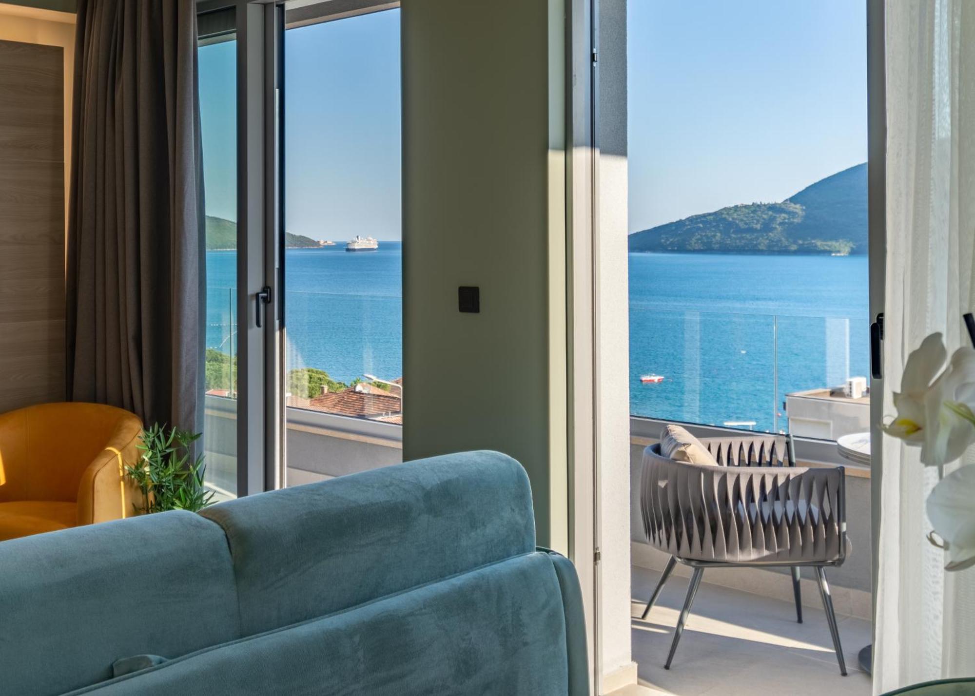 Garni Hotel Kruso Herceg Novi Dış mekan fotoğraf
