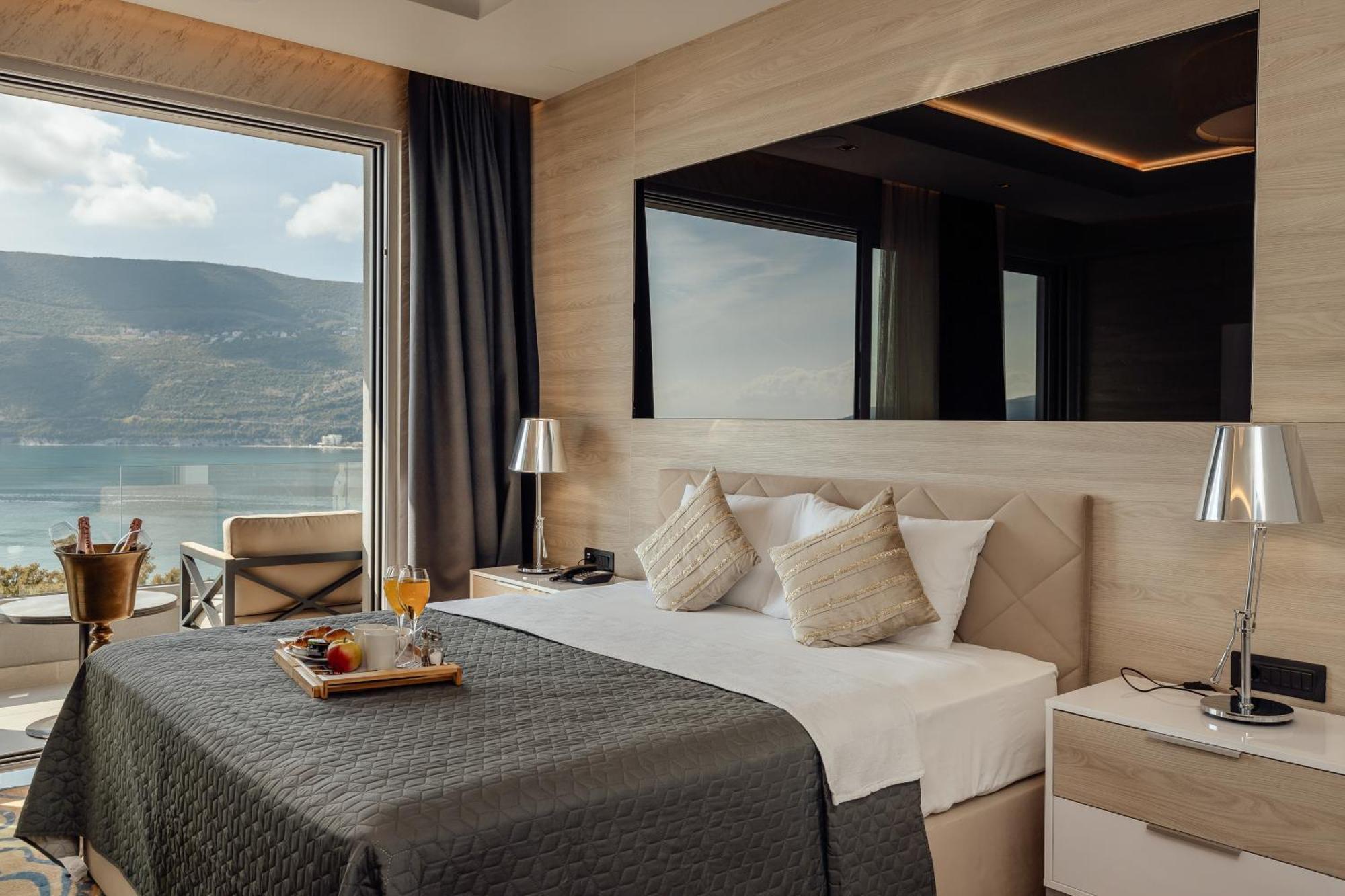 Garni Hotel Kruso Herceg Novi Dış mekan fotoğraf